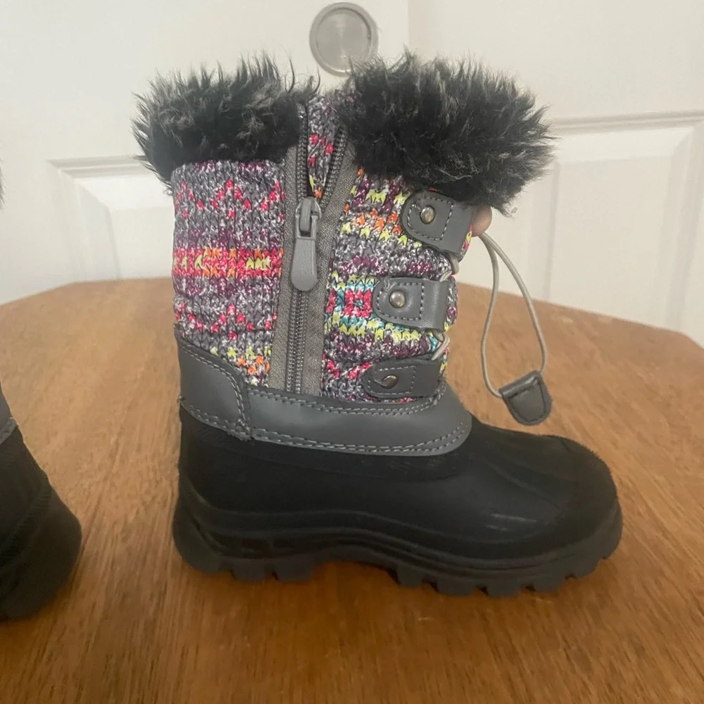 Kids' Multicolor Snow Boots with Faux Fur Trim Size 9 Toddler